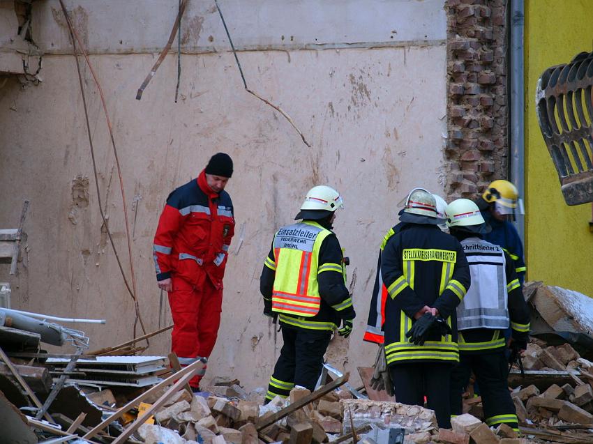 Hausexplosion Bruehl bei Koeln Pingsdorferstr P385.JPG